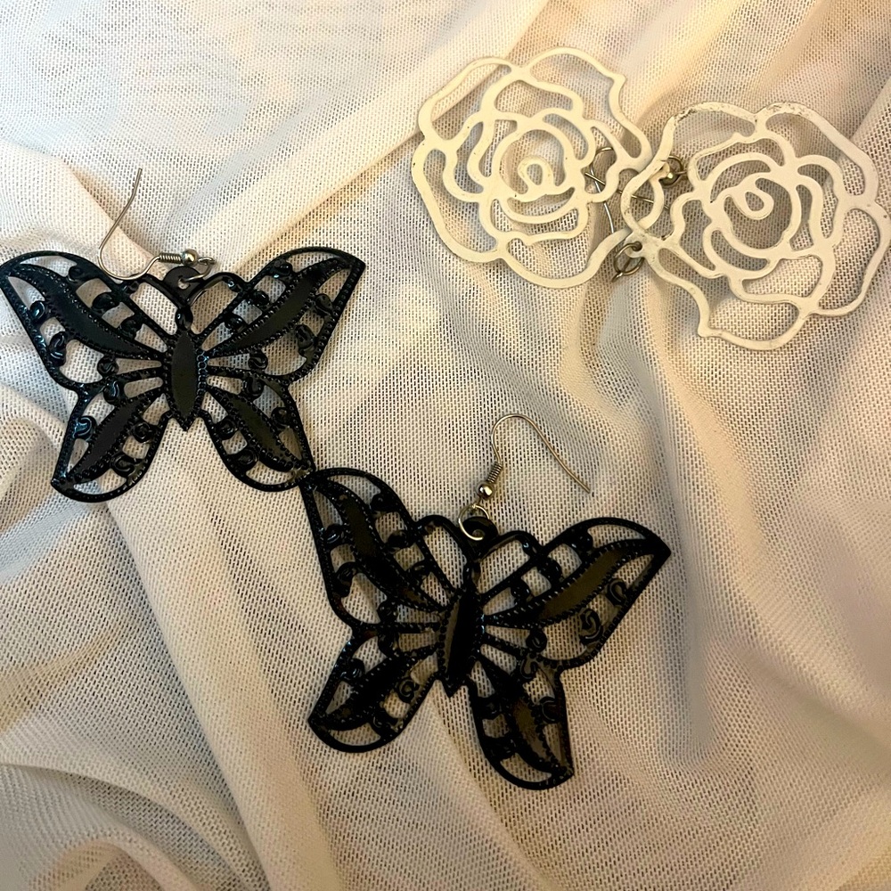 Light metal earrings